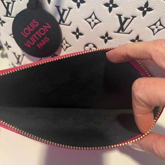 Louis Vuitton Spring In The City collection zippered pouch💖💖🖤🖤 - Picture 10 of 13